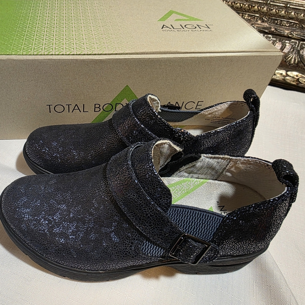 *NIB* ALIGN Arya In Moonlit Navy.  Size 6W